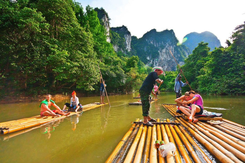 Khao Sok: Tam Gün Bambu Raftingi ve Fil Banyosu